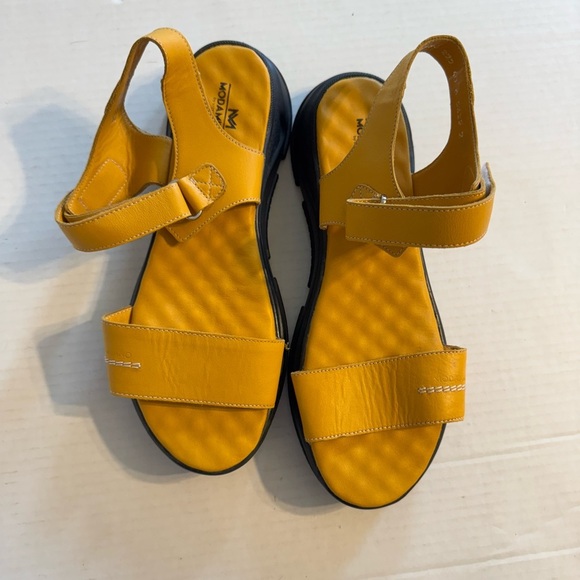 Moda Milano Black Yellow Leather Strappy Sandals Womens 40 Summer Casual Beach - Picture 2 of 8